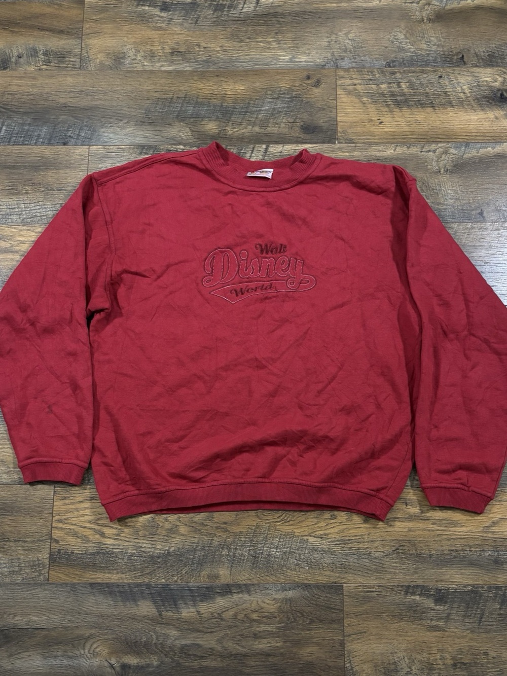 1900's Disney World embroidered sweatshirt Embroidered Red Size Medium
